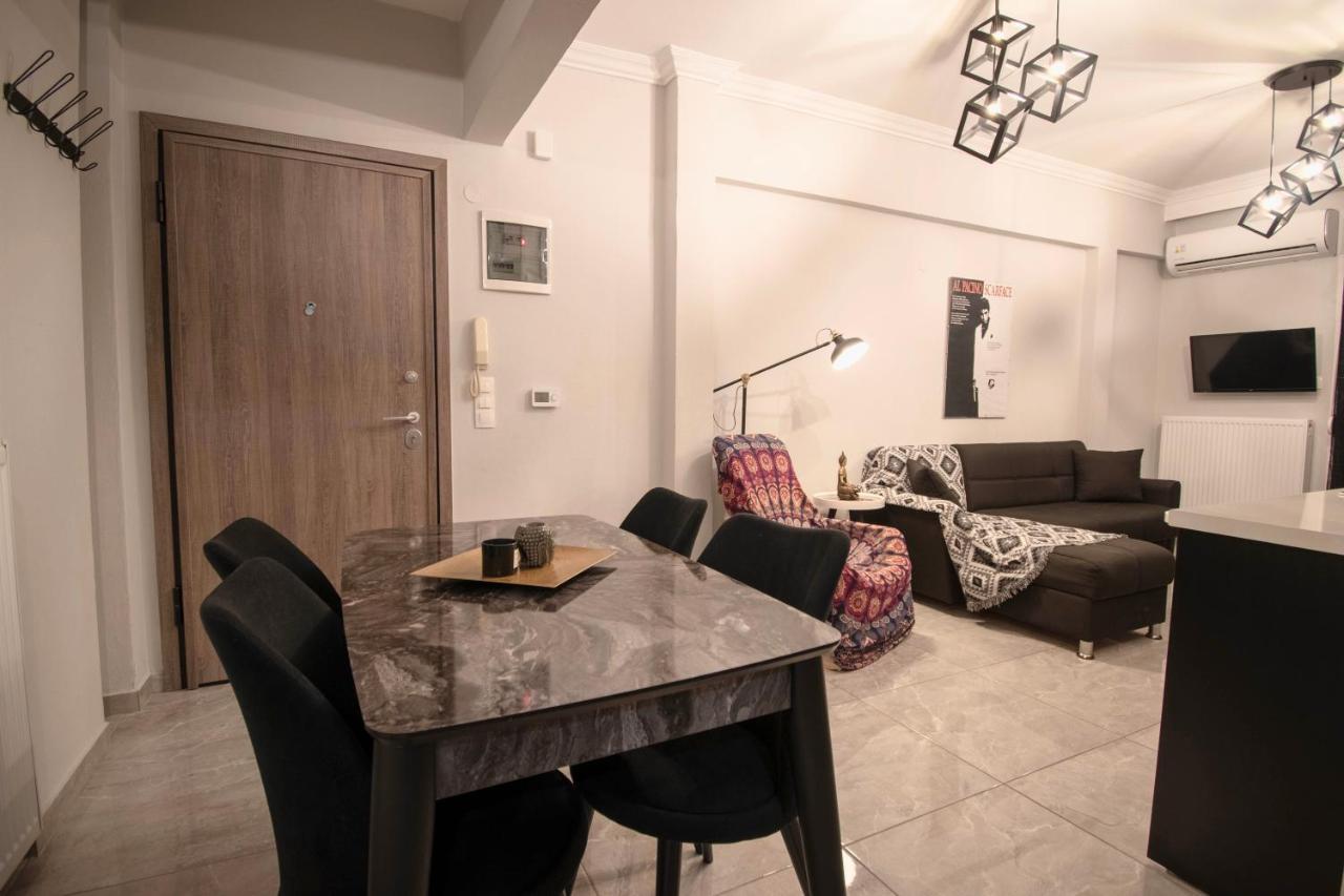 Pyrgos House *